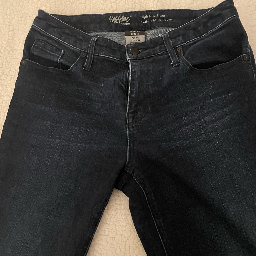 Mossimo Flare Jeans. 28R. Super Soft.